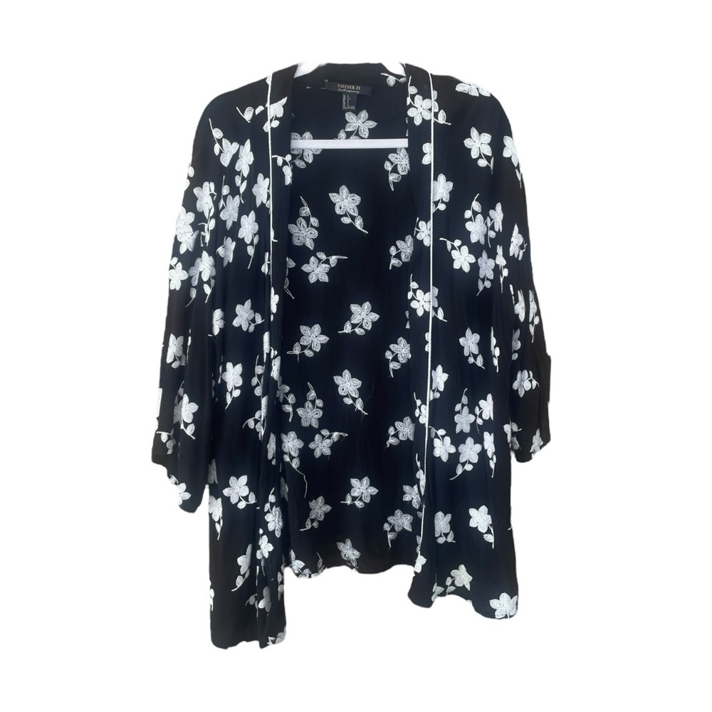 Floral Black & White Kimono